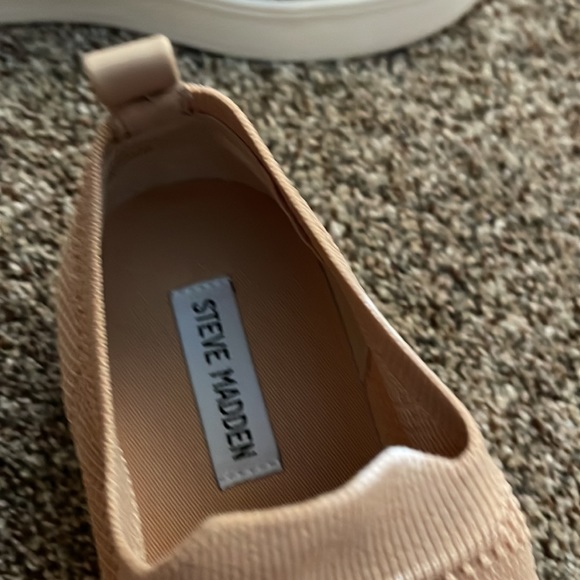 Steve Madden - Picture 2 of 3